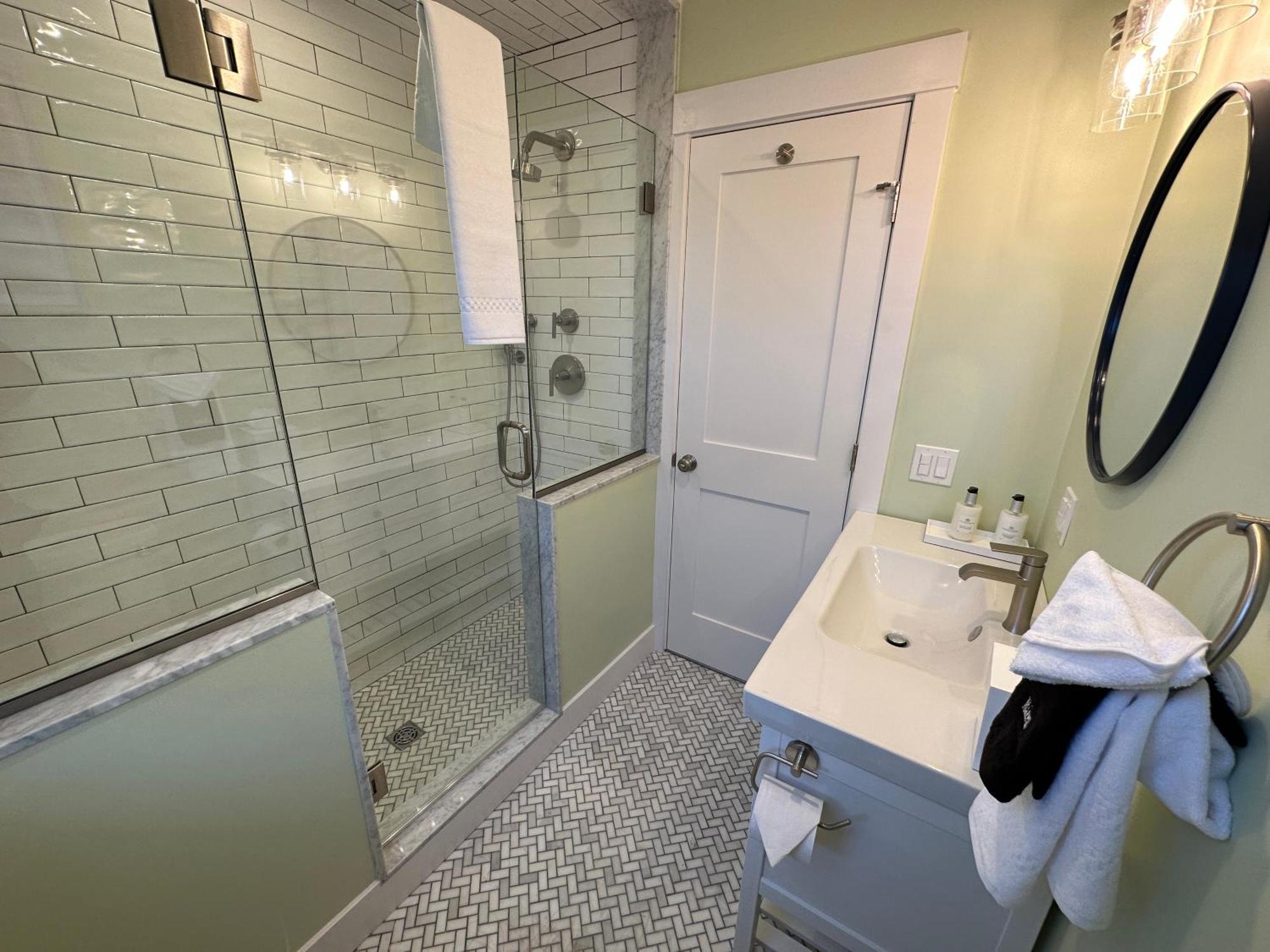 Prime Location! Renovated House! 6 Bed4 Bath Villa Newport Exterior photo