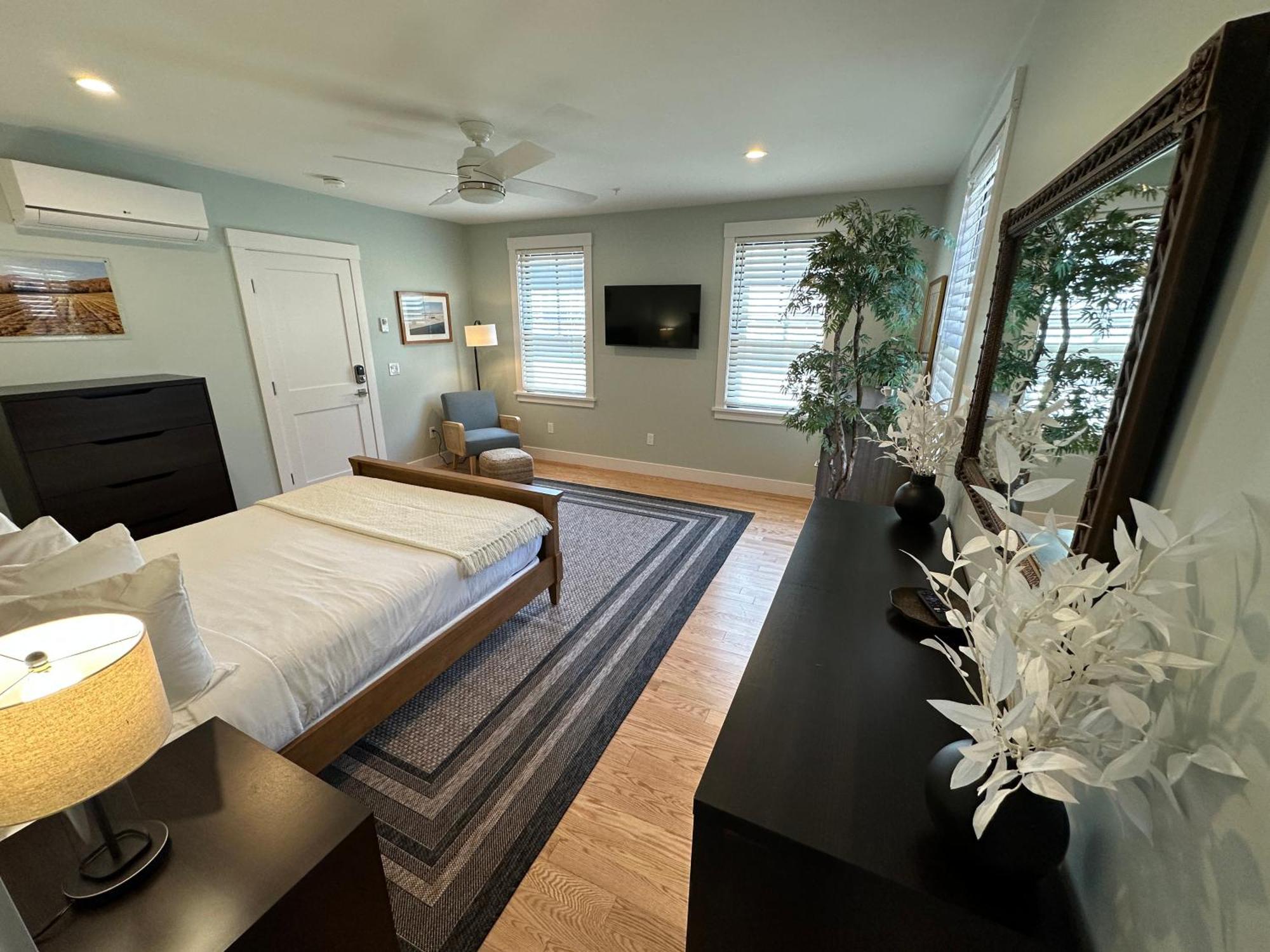 Prime Location! Renovated House! 6 Bed4 Bath Villa Newport Exterior photo